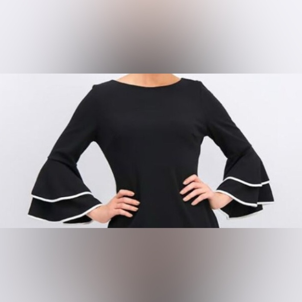 Calvin Klein Black Top w/ White Piping, Bell Sleeves. Back Keyhole. M